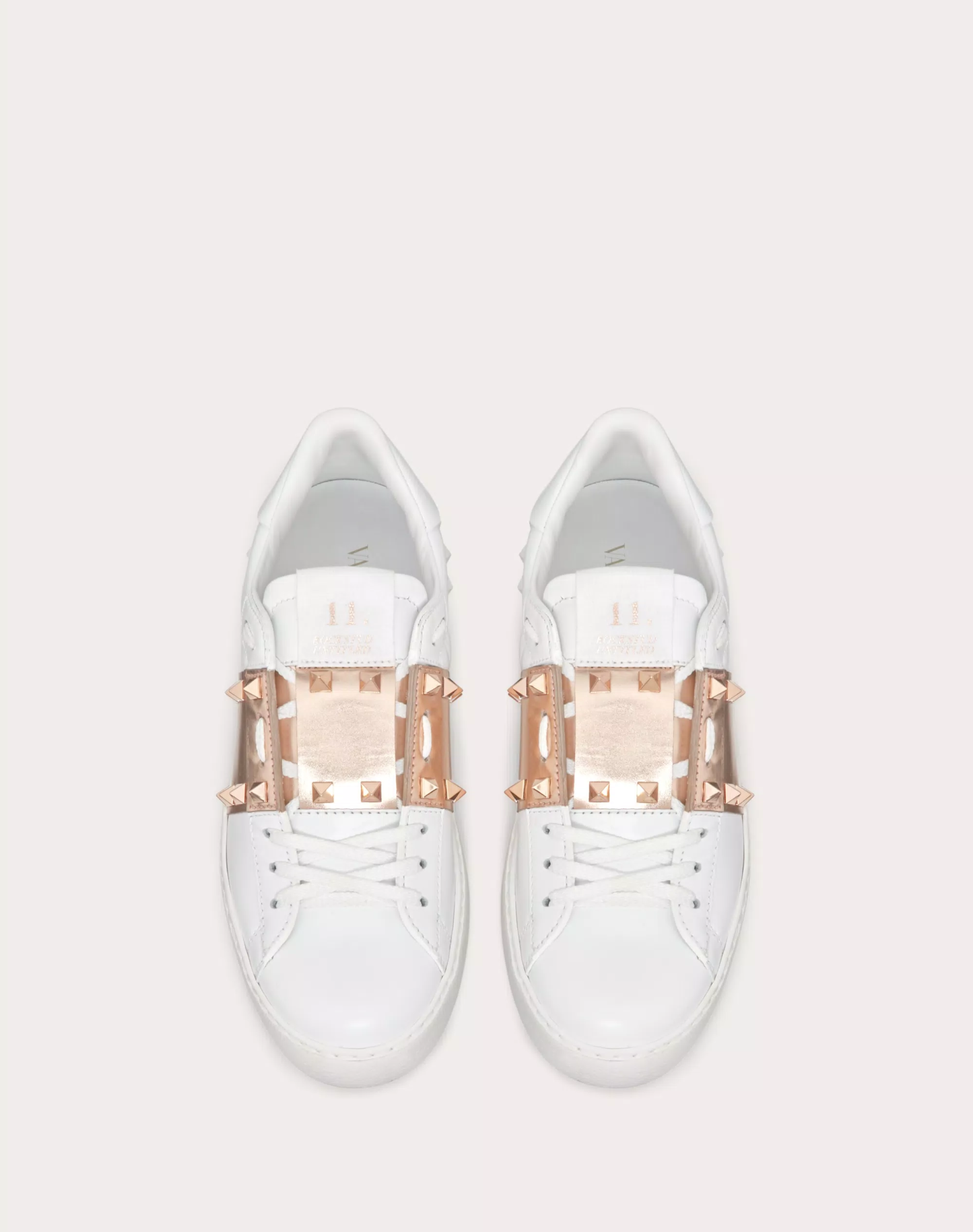 ROCKSTUD UNTITLED SNEAKER IN CALFSKIN LEATHER WITH METALLIC STRIPE